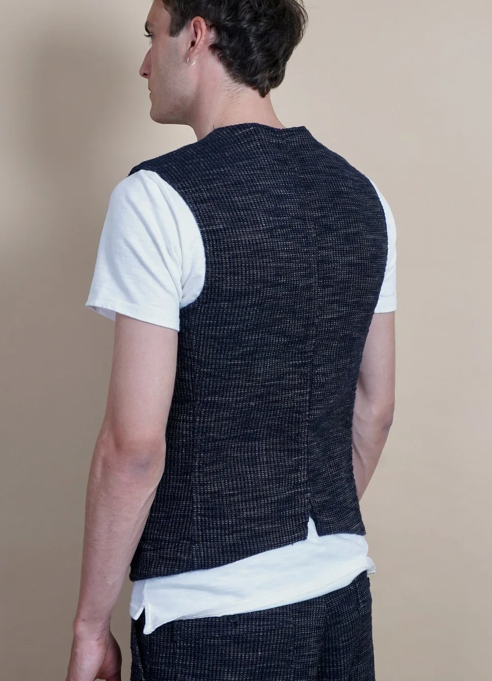 BEN | Crew Neck Waistcoat | Black Hemp