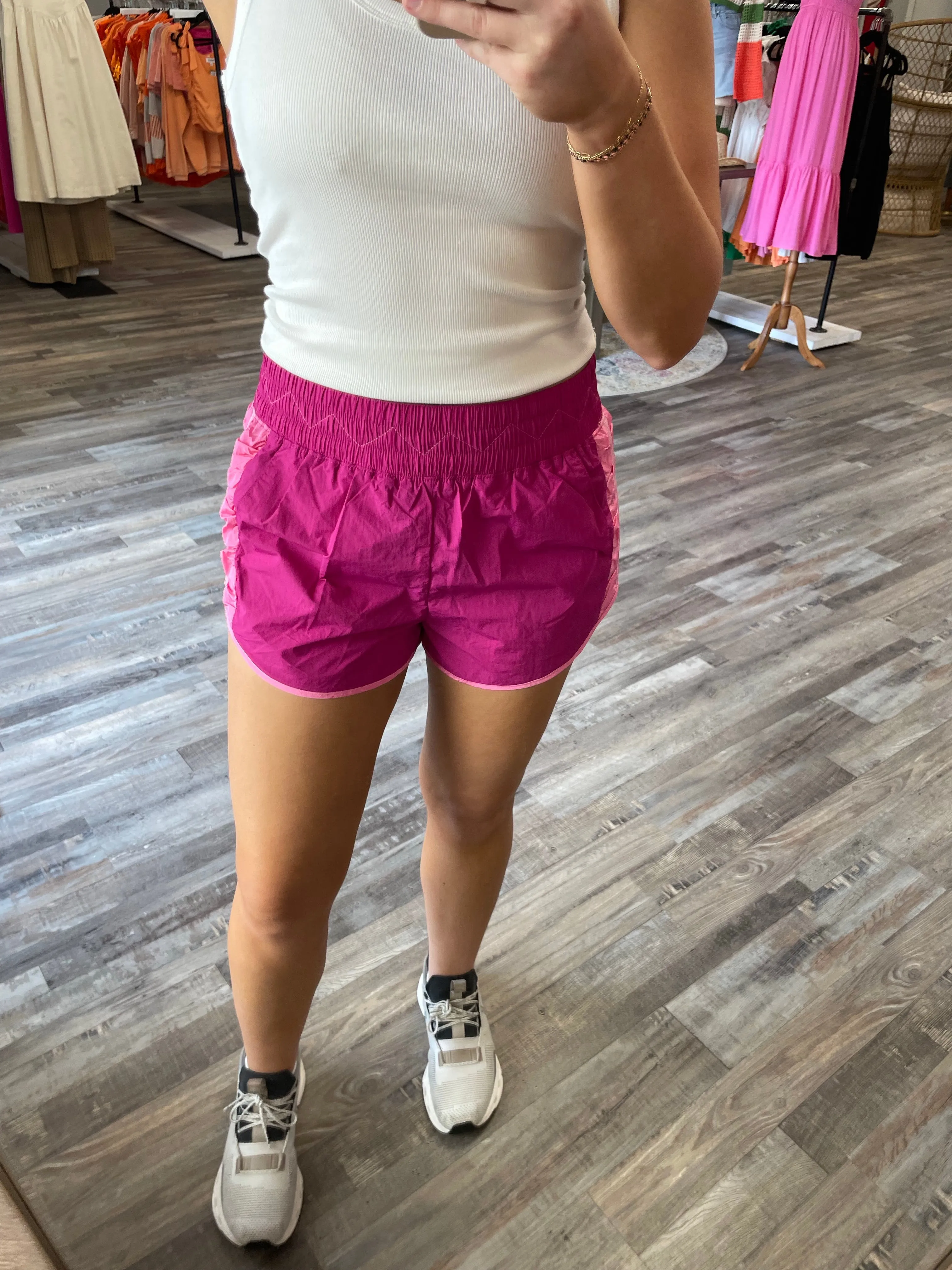 Side Contrast Active Shorts - Magenta