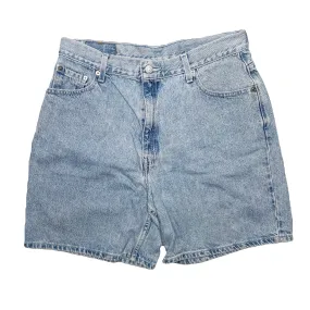 VINTAGE LEVIS LIGHT WASH SHORTS